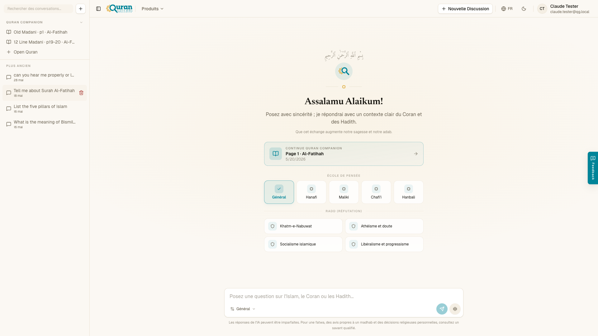 Un nouveau chat — salutation, choix d'école de pensée, modes spéciaux et zone de message.